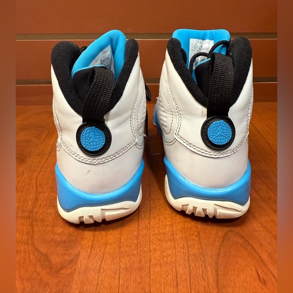 Nike Black and Blue Sneakers - Picture 3 of 9